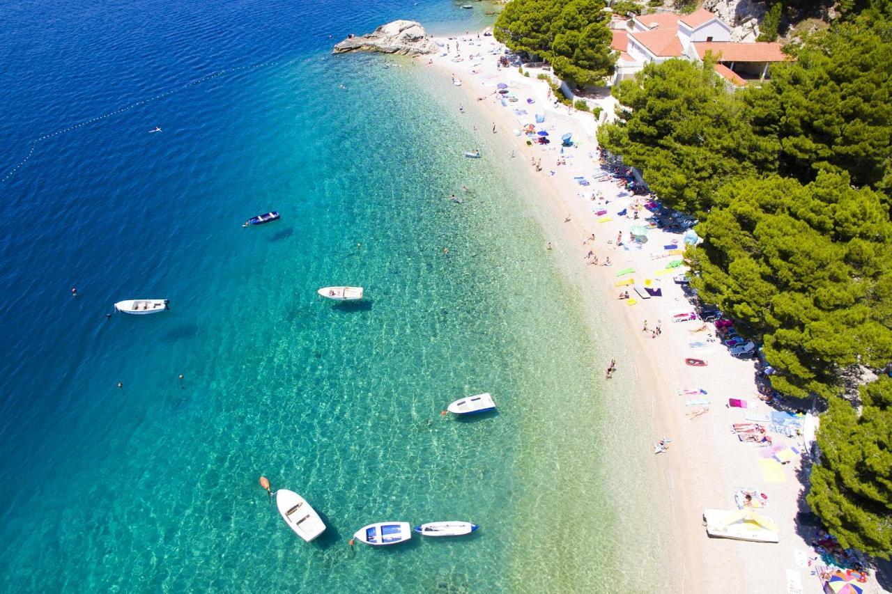 Apartments With A Parking Space Brela, Makarska - 11552 Exterior foto