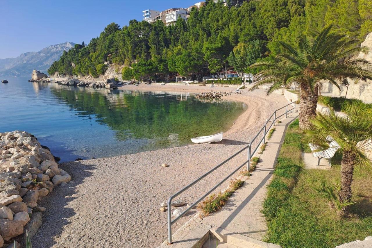 Apartments With A Parking Space Brela, Makarska - 11552 Exterior foto